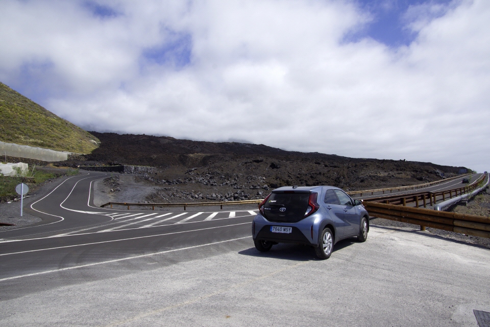 Dort entlang zu fahren, gleicht der Durchquerung einer Mondlandschaft.